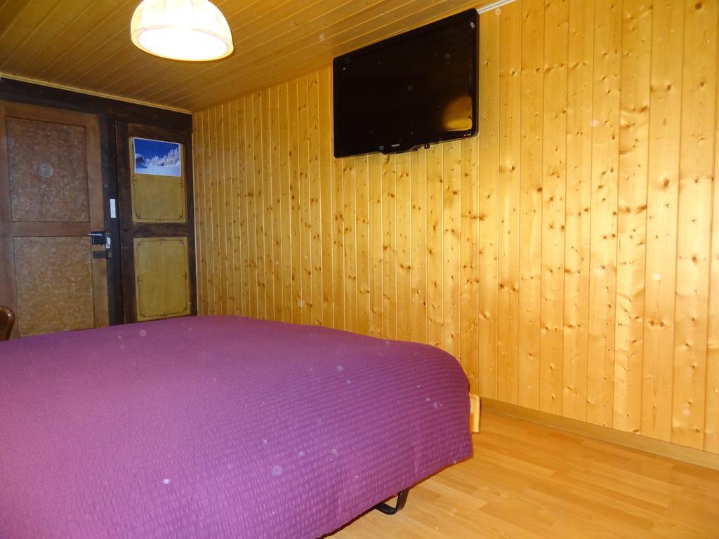Helvetia Bed & Breakfast Troistorrents Ruang foto