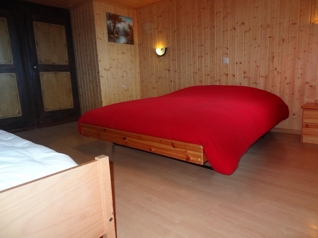 Helvetia Bed & Breakfast Troistorrents Ruang foto